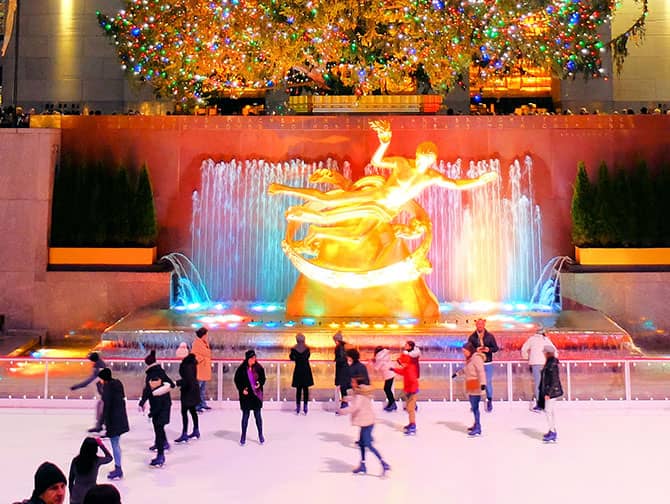 Patinaje sobre hielo en el Rockefeller Center:
